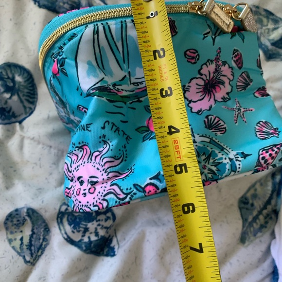 Lilly Pulitzer Lilly’s Road Trip Print Cosmetic Case NWOT - Picture 4 of 6